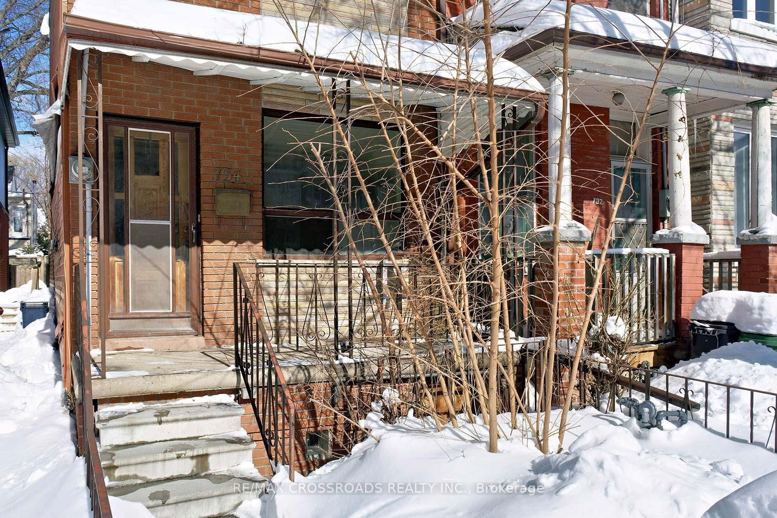 Townhouse sold at 734 Adelaide Street, Toronto, Niagara, M6J 1B1 - MLS: C11978649