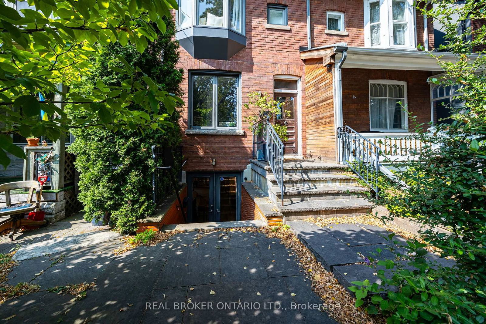 Semi-Detached House for lease at Lower-14 Bellwoods Avenue, Toronto, Trinity-Bellwoods, M6J 2P4 - MLS: C11978741