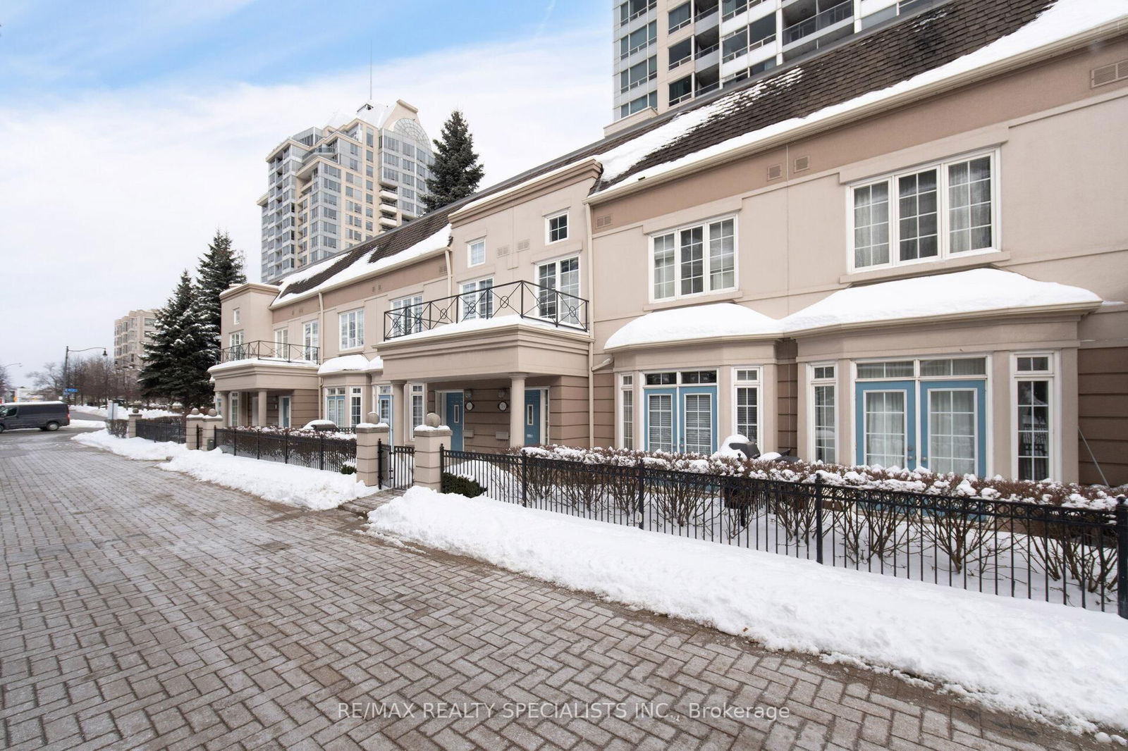 Townhouse leased at TH4-1 Rean Drive, Toronto, Bayview Village, M2K 3C1 - MLS: C11979089