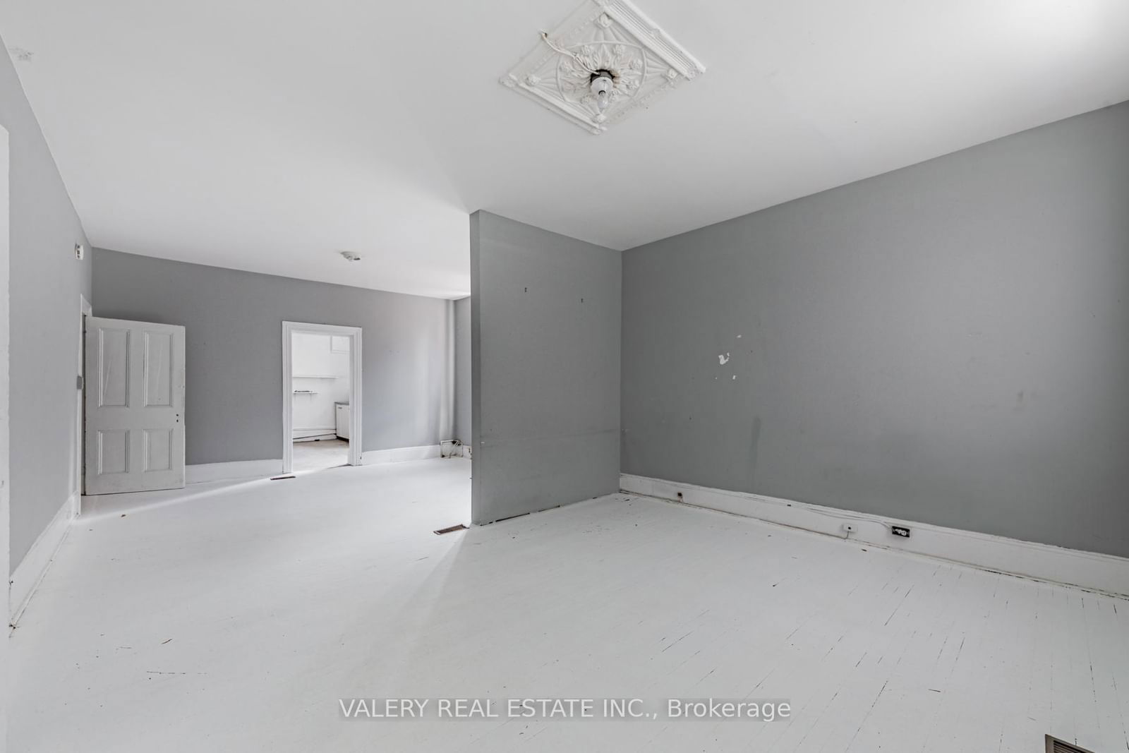 Townhouse for sale at 9 St. Patricks Square, Toronto, Kensington-Chinatown, M5T 1W8 - MLS: C11979233