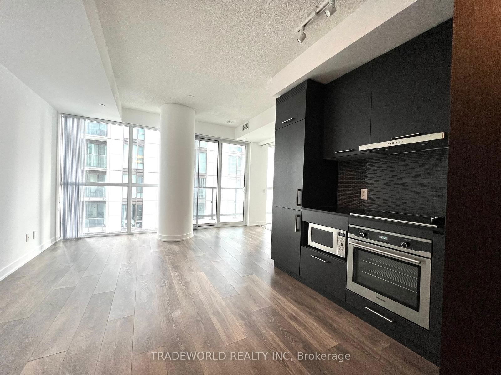 Condo for sale at 2512-87 Peter Street, Toronto, Waterfront Communities C1, M5V 0P1 - MLS: C11979281