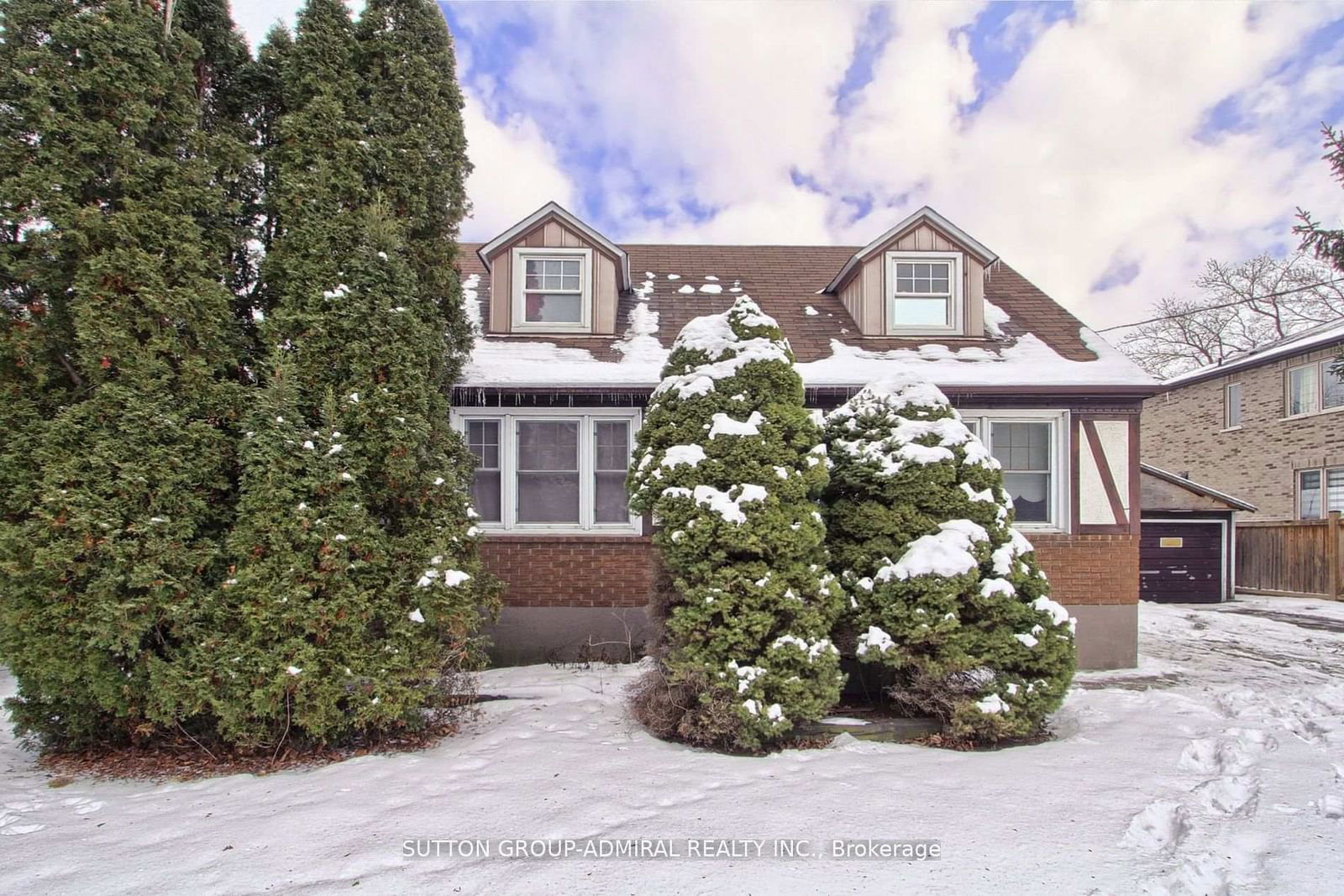 Detached House for sale at 10 Dromore Crescent, Toronto, Newtonbrook West, M2R 2H5 - MLS: C11979311