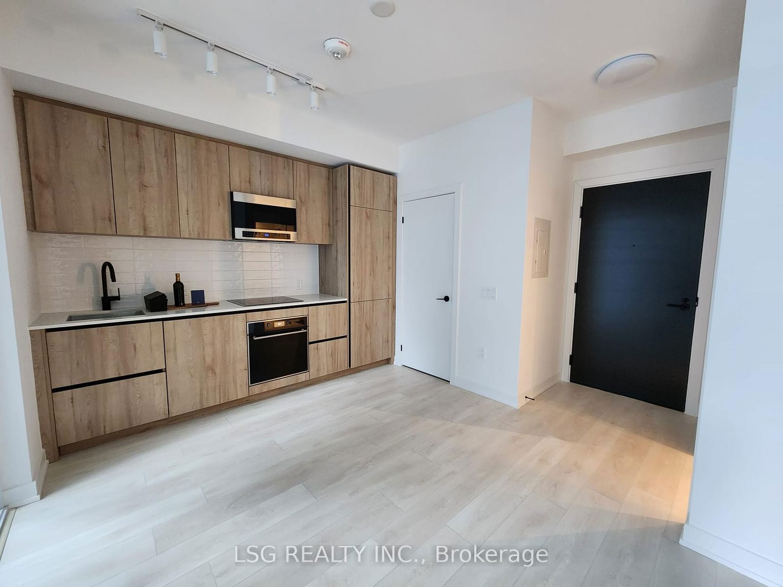 Condo for lease at 2103-117 Broadway Avenue, Toronto, Mount Pleasant West, M4P 1V3 - MLS: C11979753