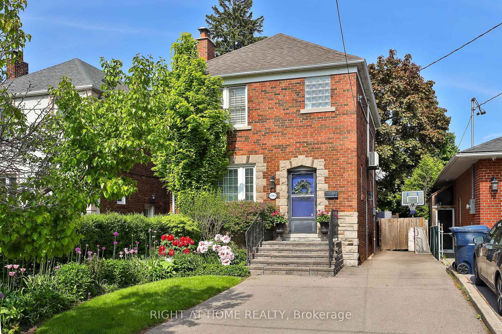 Detached House for sale at 2103 Avenue Road, Toronto, Bedford Park-Nortown, M5M 4A9 - MLS: C11980023