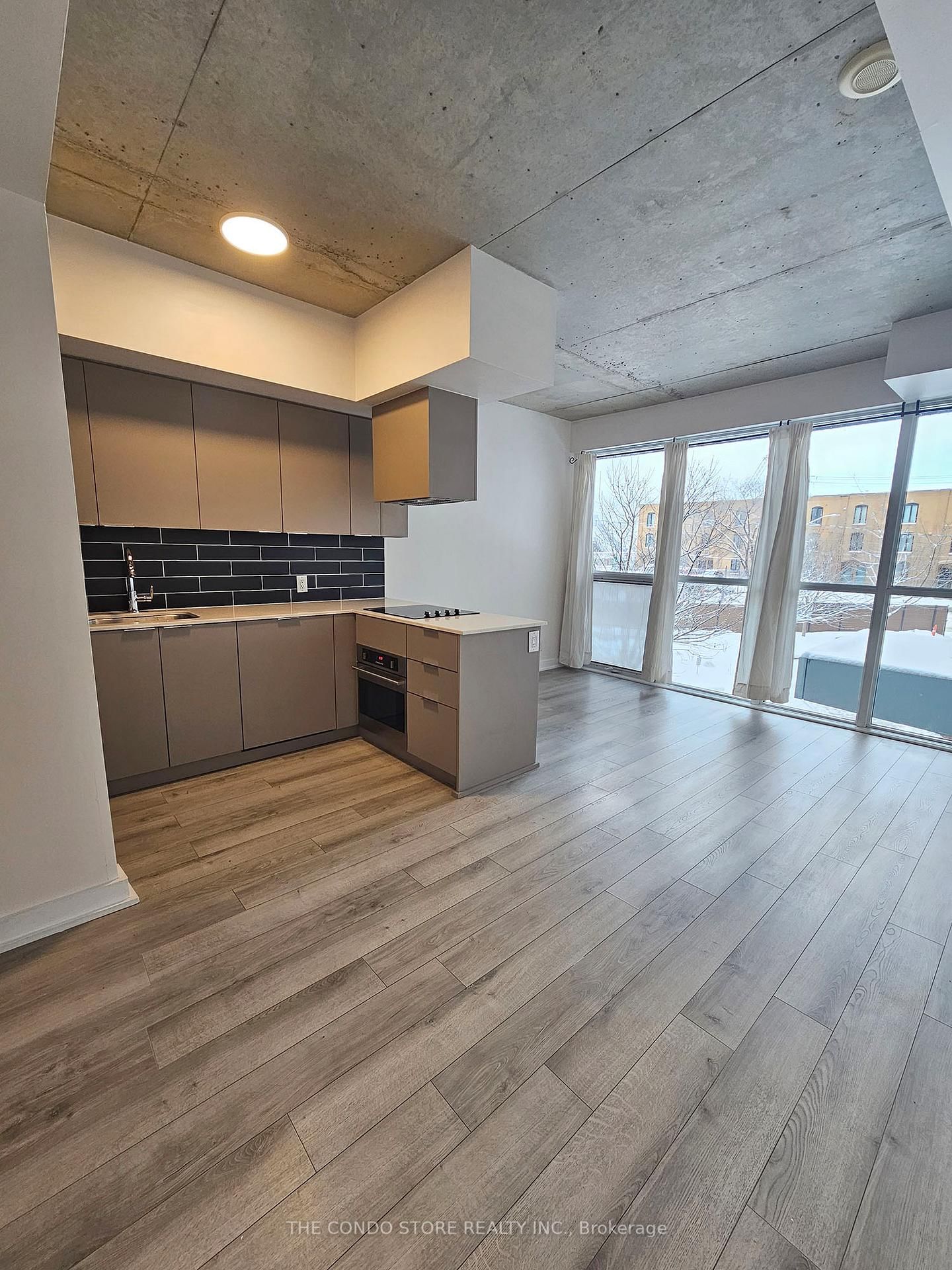 Condo for lease at 225-5 Hanna Avenue, Toronto, Niagara, M6K 0B3 - MLS: C11980198