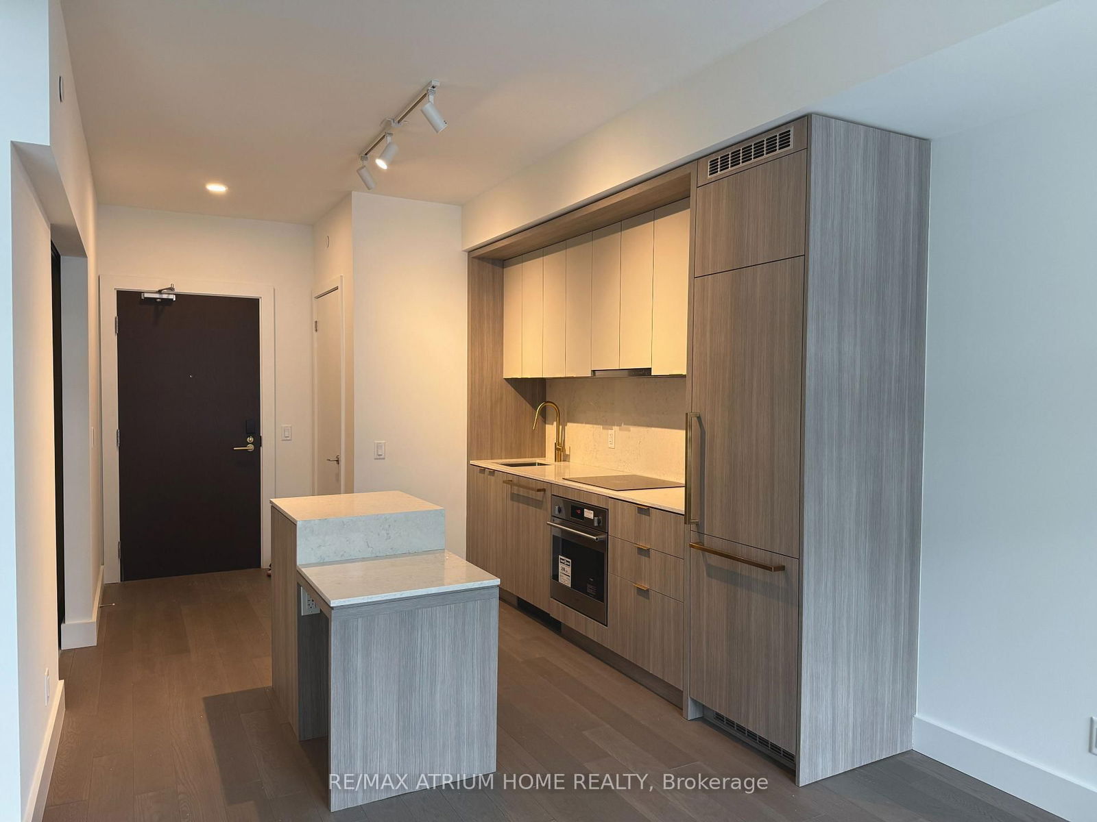 Condo leased at 304-6 Greenbriar Road, Toronto, Bayview Village, M2K 1H5 - MLS: C11981150