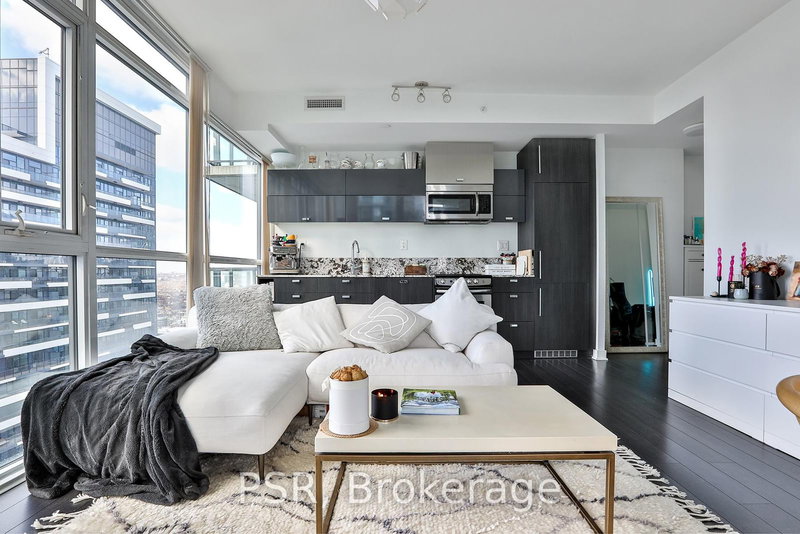 3811 - 290 Adelaide St W, Toronto, M5V 0P3 | Image 3