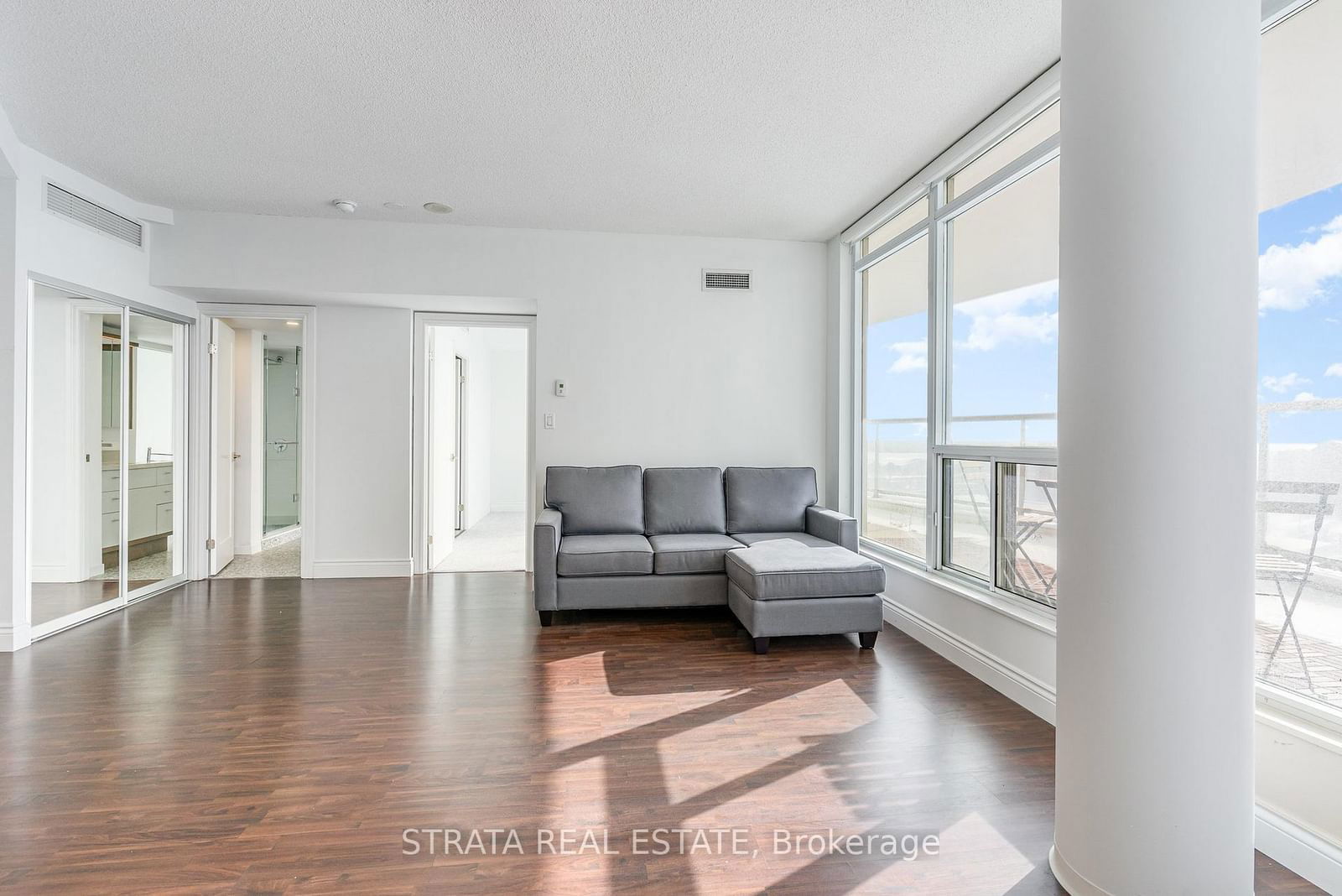 Condo for lease at 1107-550 Queens Quay, Toronto, Waterfront Communities C1, M5V 3M8 - MLS: C11981856