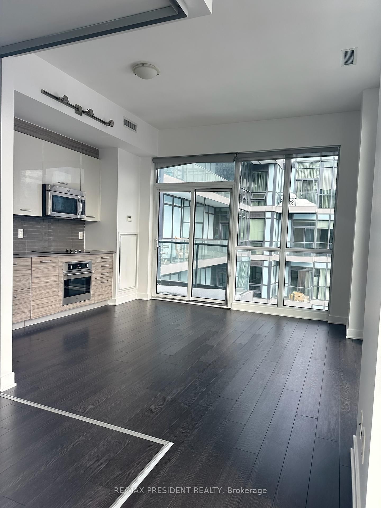 Condo for lease at 2402-210 Simcoe Street, Toronto, Kensington-Chinatown, M5T 0A9 - MLS: C11982213