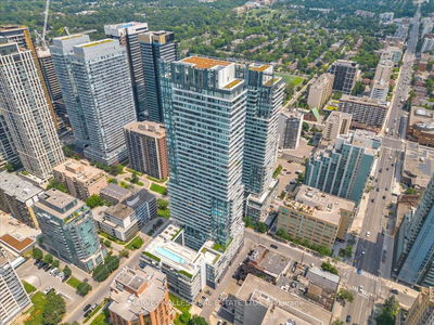 Unit 3301 — 161 Roehampton Ave, Toronto - Mount Pleasant West image-0-3