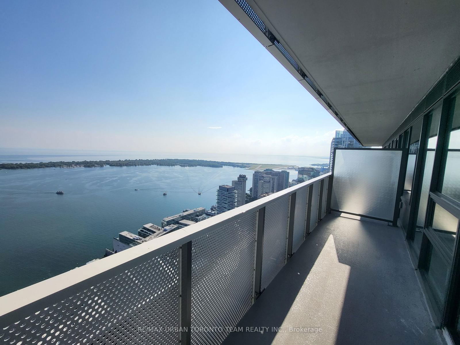 Condo for lease at 6707-138 Downes Street, Toronto, Waterfront Communities C8, M5E 0E4 - MLS: C11982640