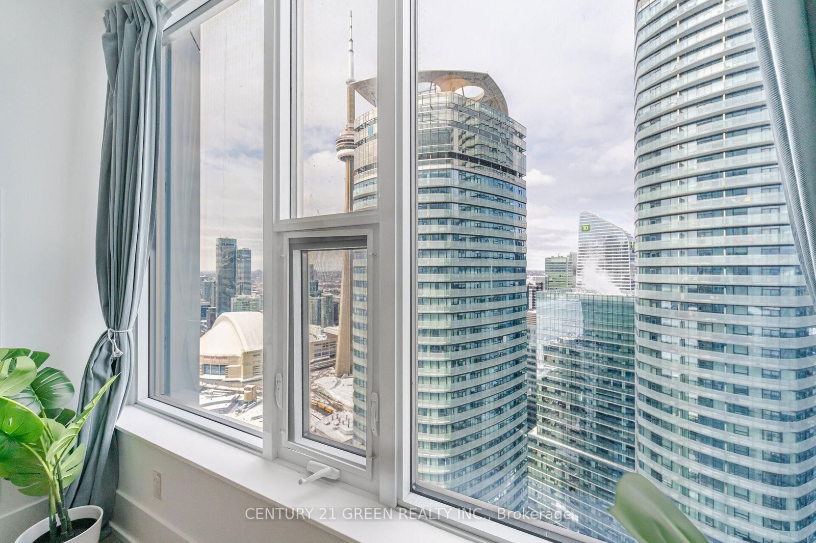 Condo sold at 5502-10 York Street, Toronto, Waterfront Communities C1, M5J 0E1 - MLS: C11982743