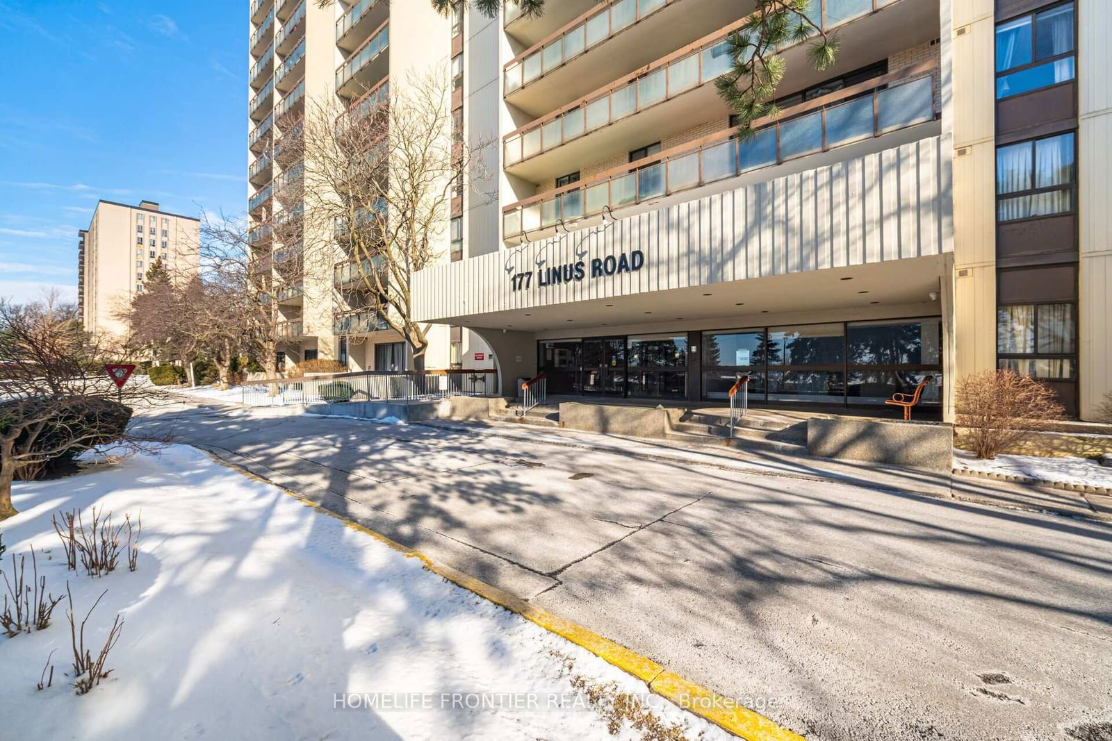 Condo for sale at 309-177 Linus Road, Toronto, Don Valley Village, M2J 4S5 - MLS: C11983383