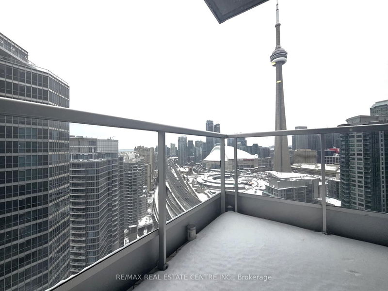 home for lease on 3112-8 York Street