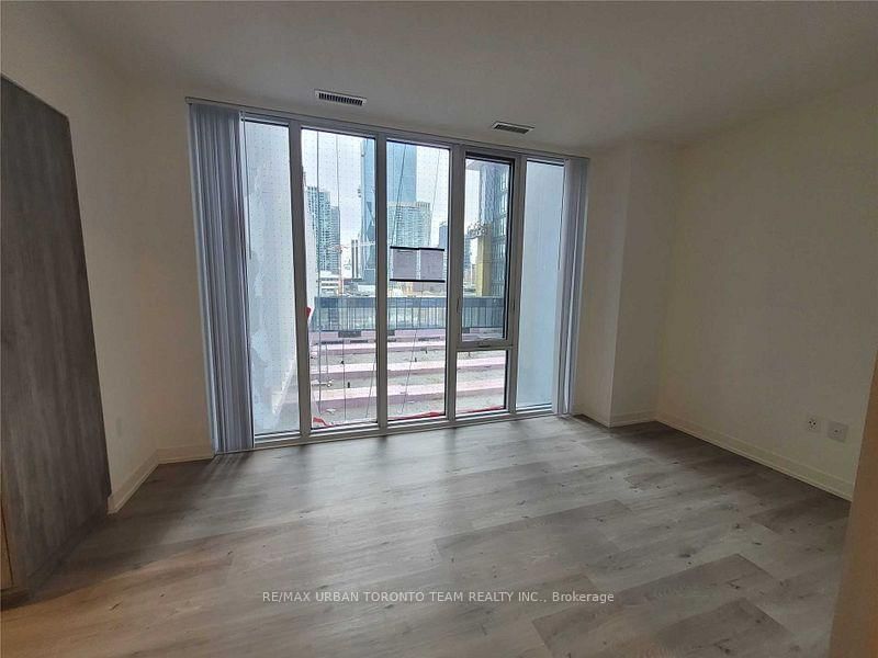 Condo for lease at 819-138 Downes Street, Toronto, Waterfront Communities C8, M5E 0E4 - MLS: C11984238