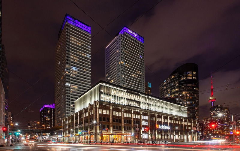 home for lease on 2211-19 Bathurst Street
