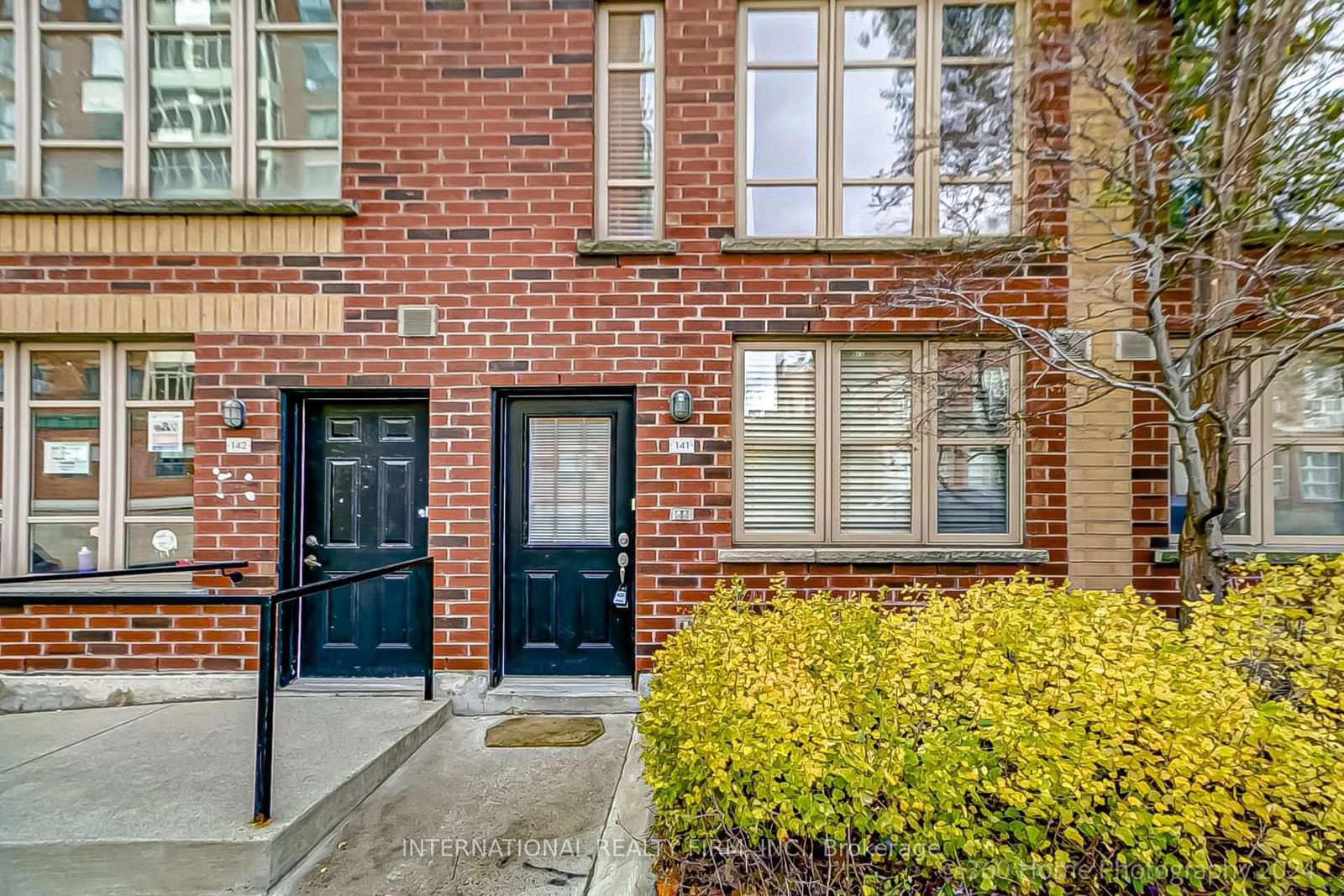 Townhouse for sale at TH 141-21 Ruttan Street, Toronto, Dufferin Grove, M6P 0A1 - MLS: C11984472