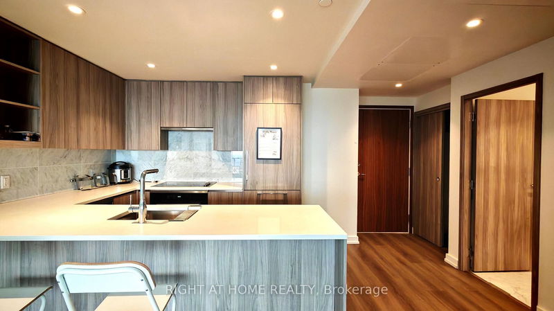 home for lease on 2803-95 McMahon Drive