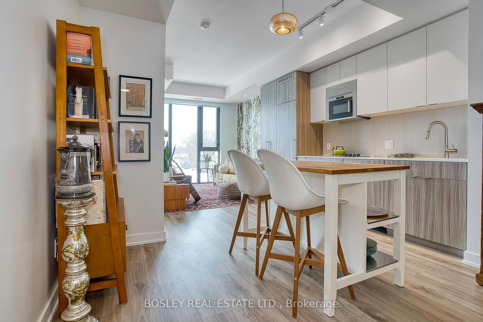 Listing Image 12