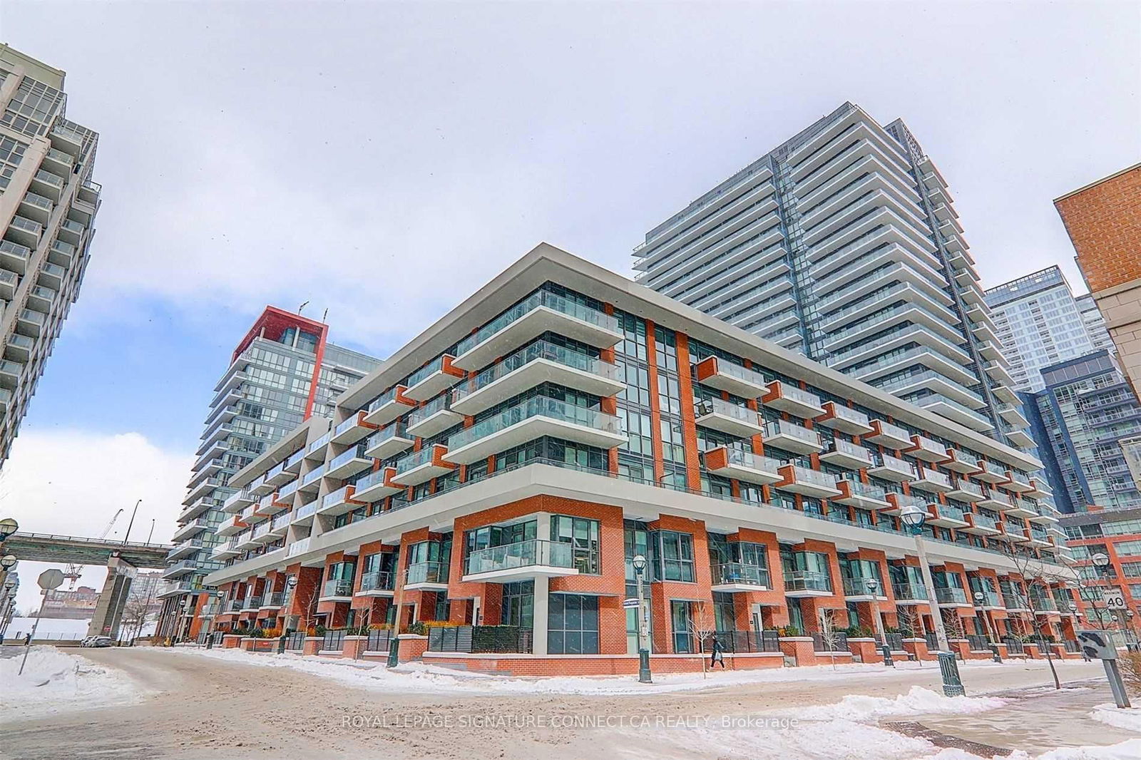 Condo leased at 528-38 Iannuzzi Street, Toronto, Niagara, M5V 0E8 - MLS: C11985040