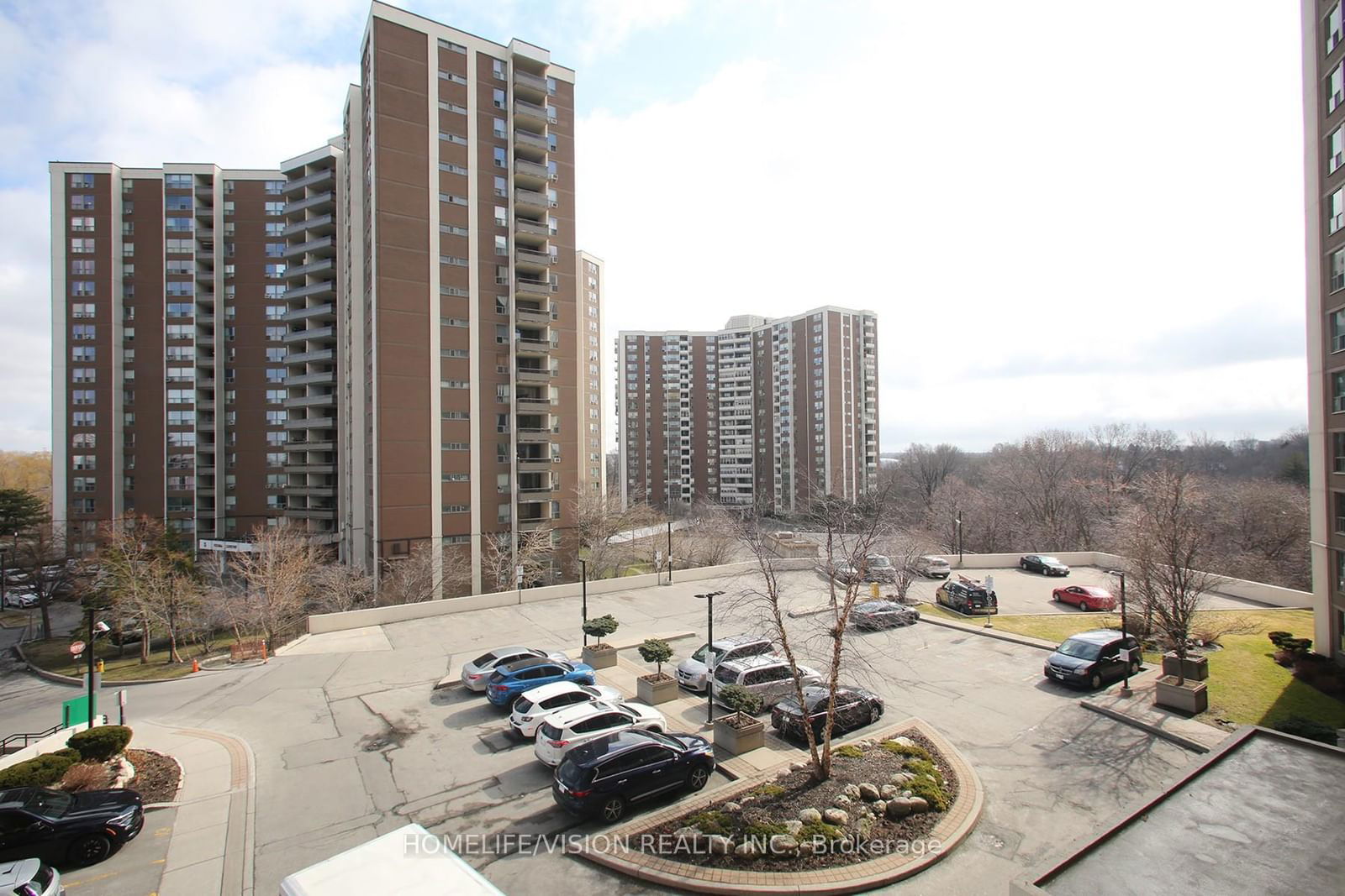 Condo for sale at 409-15 Vicora Linkway, Toronto, Flemingdon Park, M3C 1A7 - MLS: C11985214