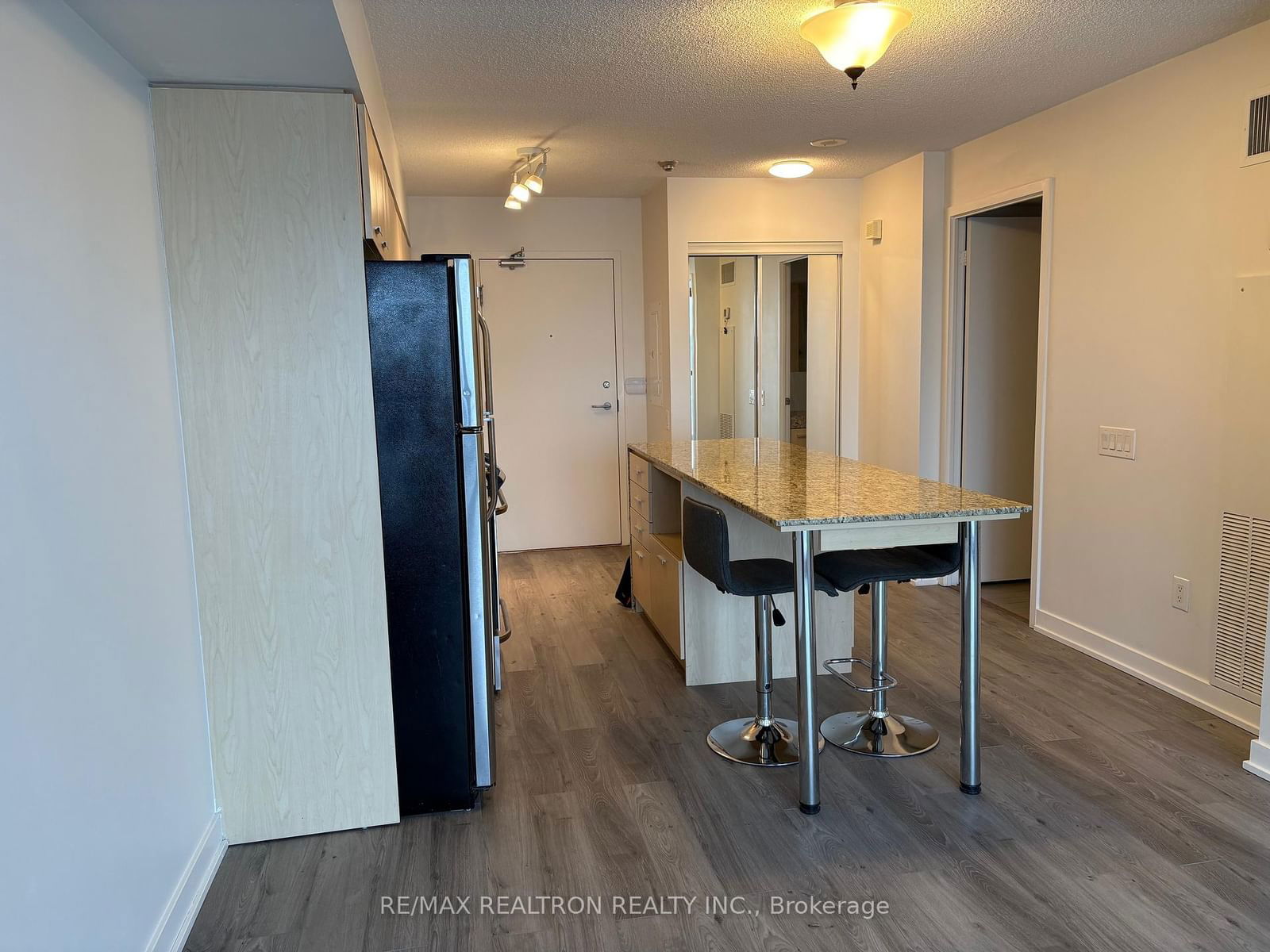 Condo for lease at 906-29 Singer Court, Toronto, Bayview Village, M2K 0B3 - MLS: C11985336