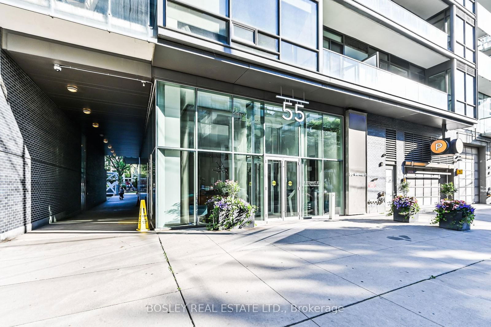 Condo for sale at 622-55 Stewart Street, Toronto, Waterfront Communities C1, M5V 2V1 - MLS: C11985351