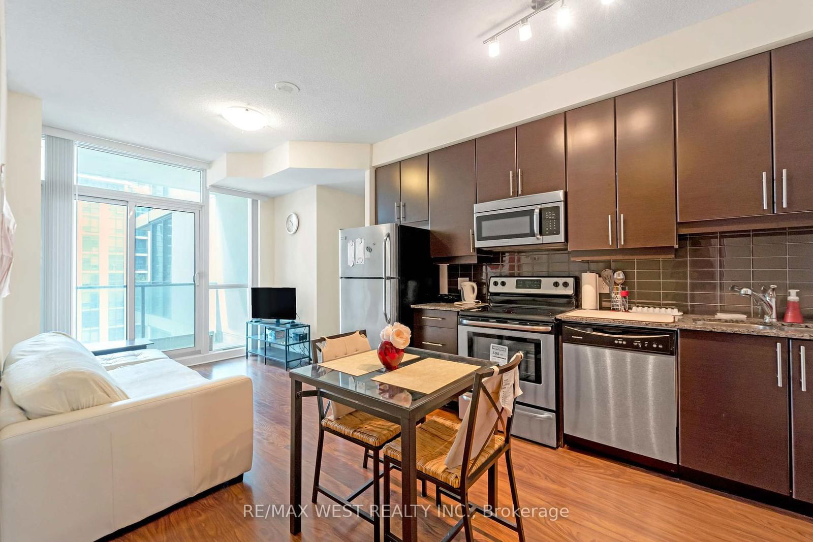 Condo leased at 2305-33 Bay Street, Toronto, Waterfront Communities C1, M5J 2Z3 - MLS: C11985404