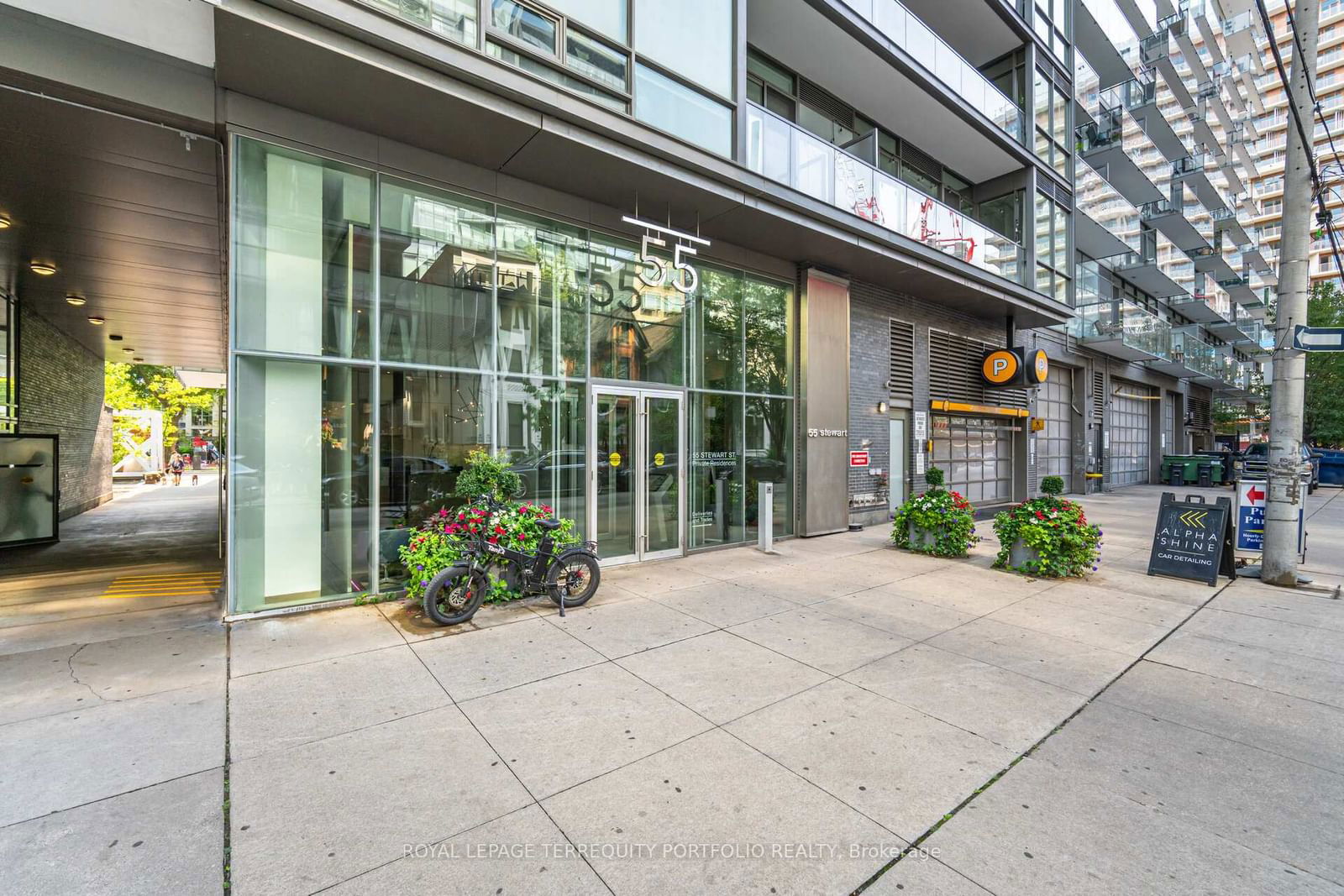 Condo for sale at 823-55 Stewart Street, Toronto, Waterfront Communities C1, M5V 2V1 - MLS: C11985442