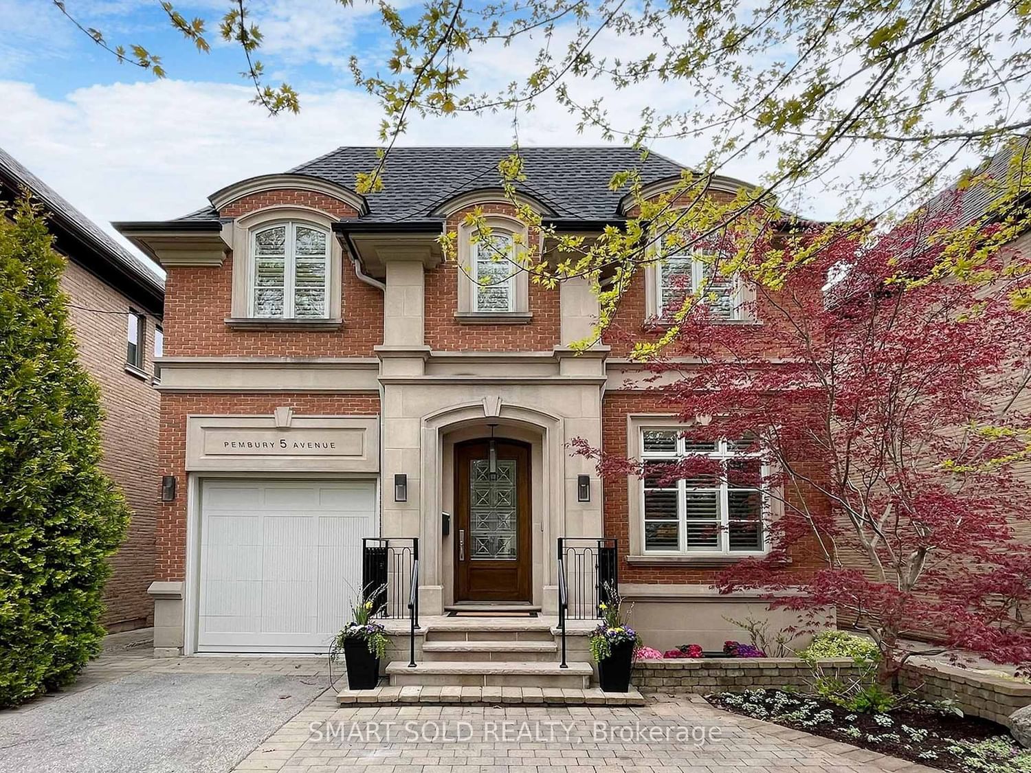 Detached House for sale at 5 Pembury Avenue, Toronto, Bridle Path-Sunnybrook-York Mills, M4N 3K4 - MLS: C11985664