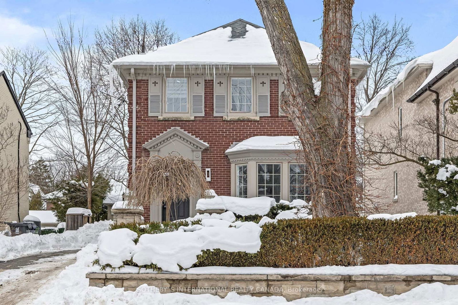 Detached House sold at 208 Hillhurst Boulevard, Toronto, Bedford Park-Nortown, M5N 1P4 - MLS: C11985678