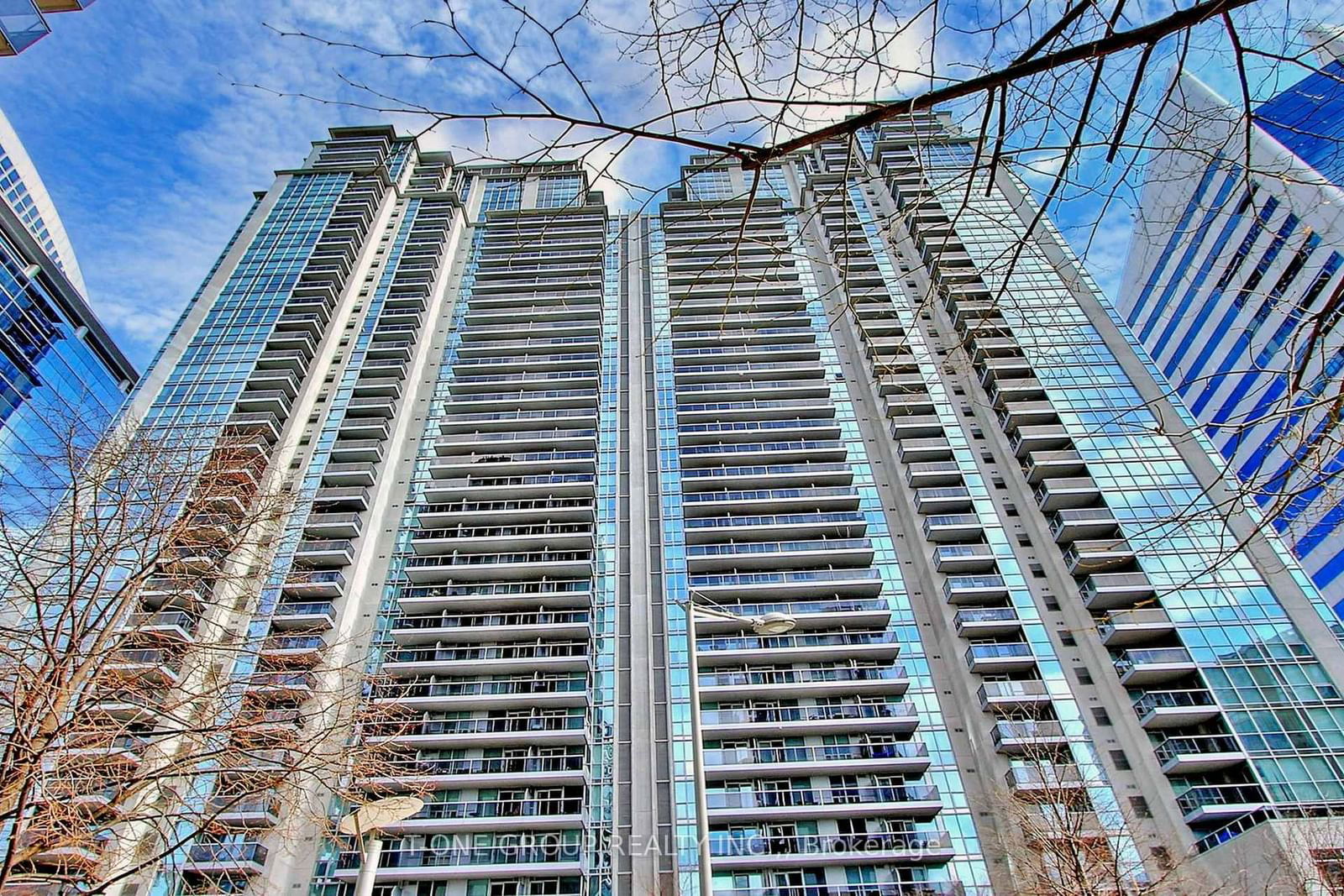 Condo for lease at 815-4968 Yonge Street, Toronto, Lansing-Westgate, M2N 7G9 - MLS: C11986548