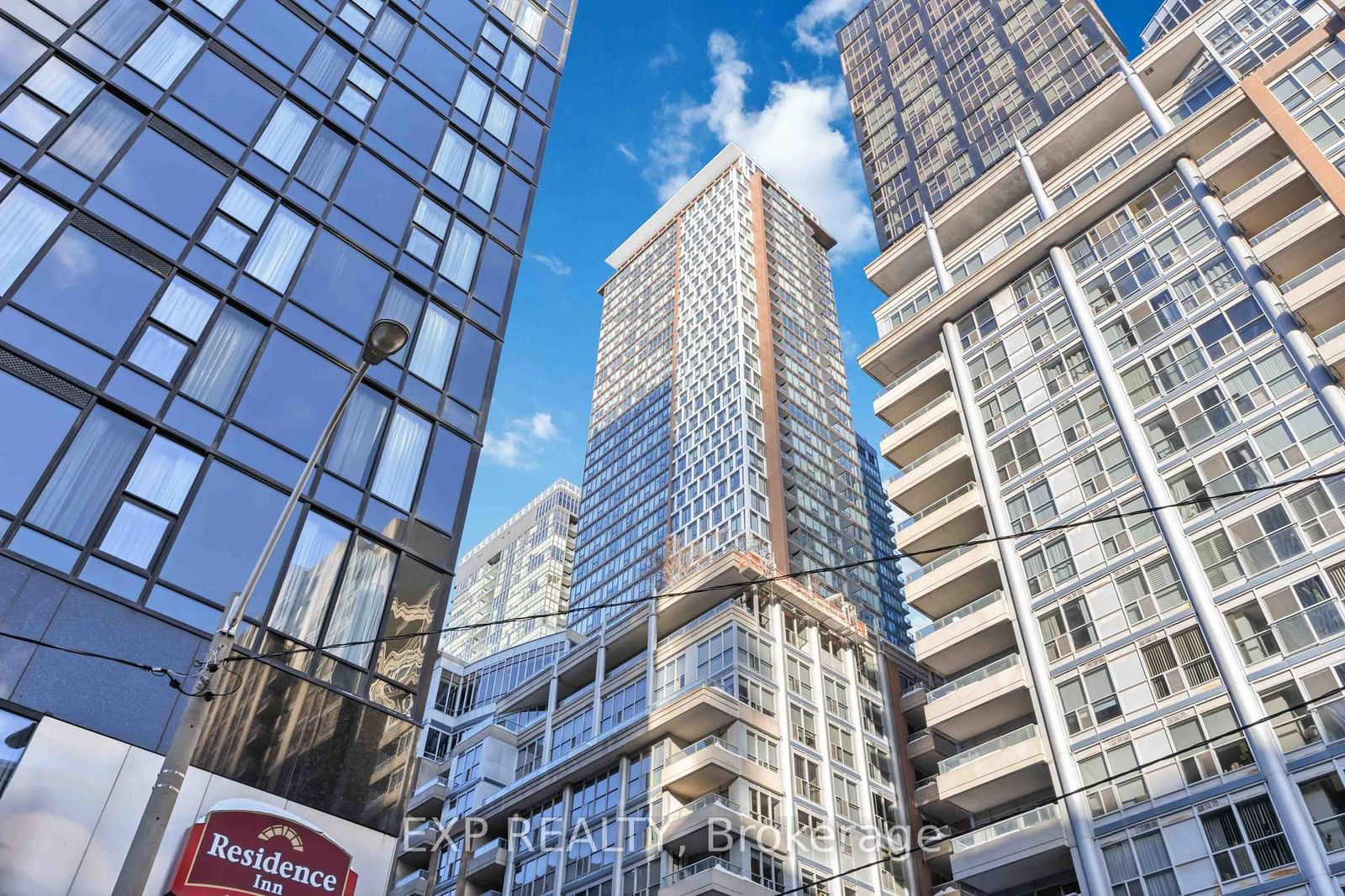 Condo for lease at 901-270 Wellington Street, Toronto, Waterfront Communities C1, M5V 3P5 - MLS: C11986597