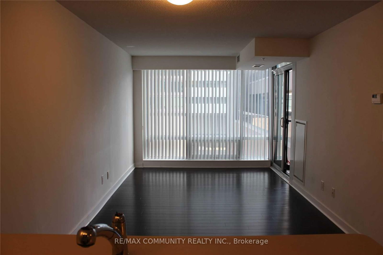 Condo for lease at 1209-295 Adelaide Street, Toronto, Waterfront Communities C1, M5V 1P7 - MLS: C11986816