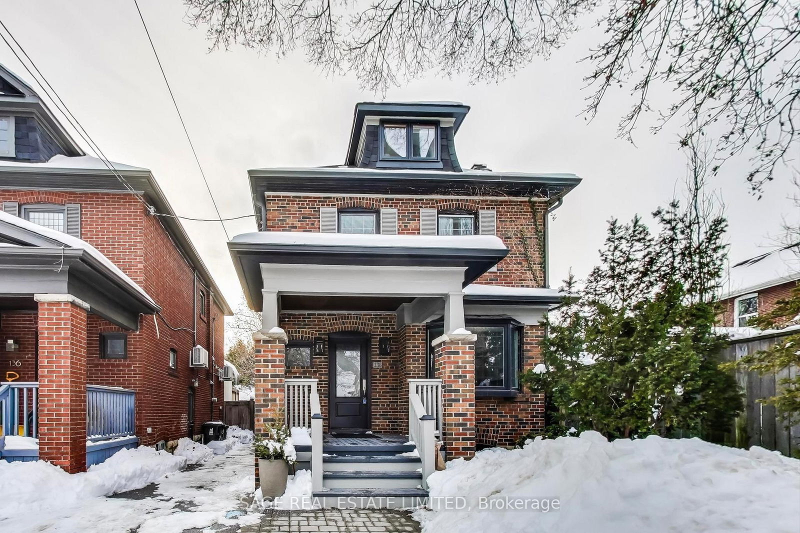 Detached House sold at 138 Clifton Road, Toronto, Rosedale-Moore Park, M4T 2G6 - MLS: C11987133