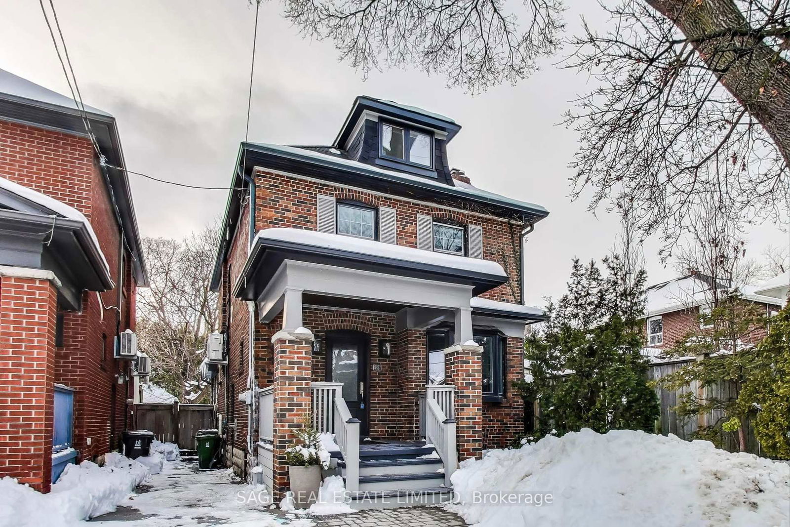 Detached House sold at 138 Clifton Road, Toronto, Rosedale-Moore Park, M4T 2G6 - MLS: C11987133