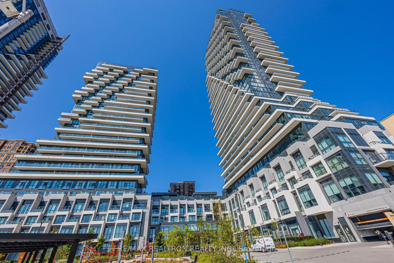 Condo for sale at 1510-30 Inn On The Park Drive, Toronto, Banbury-Don Mills, M3C 0P7 - MLS: C11987140