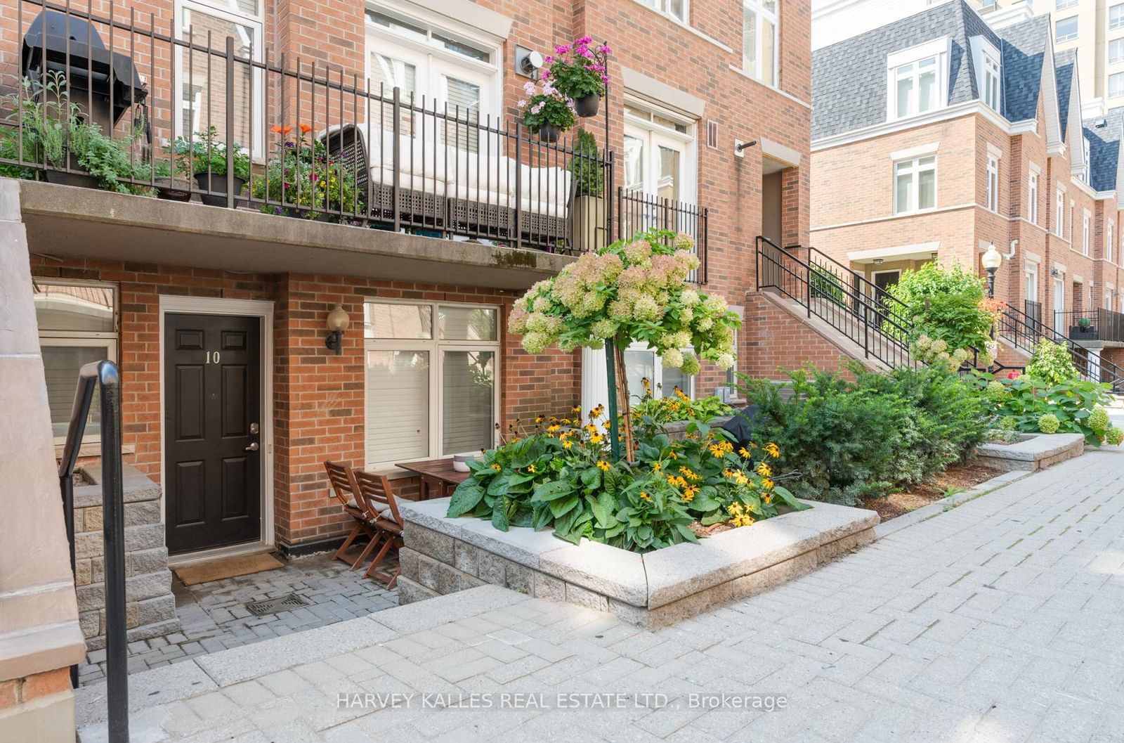 Townhouse for sale at 10-85 Lillian Street, Toronto, Mount Pleasant West, M4S 2H7 - MLS: C11987270