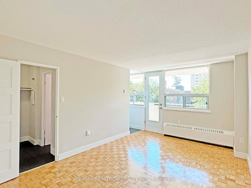 home for lease on 301-1500 Bathurst Street