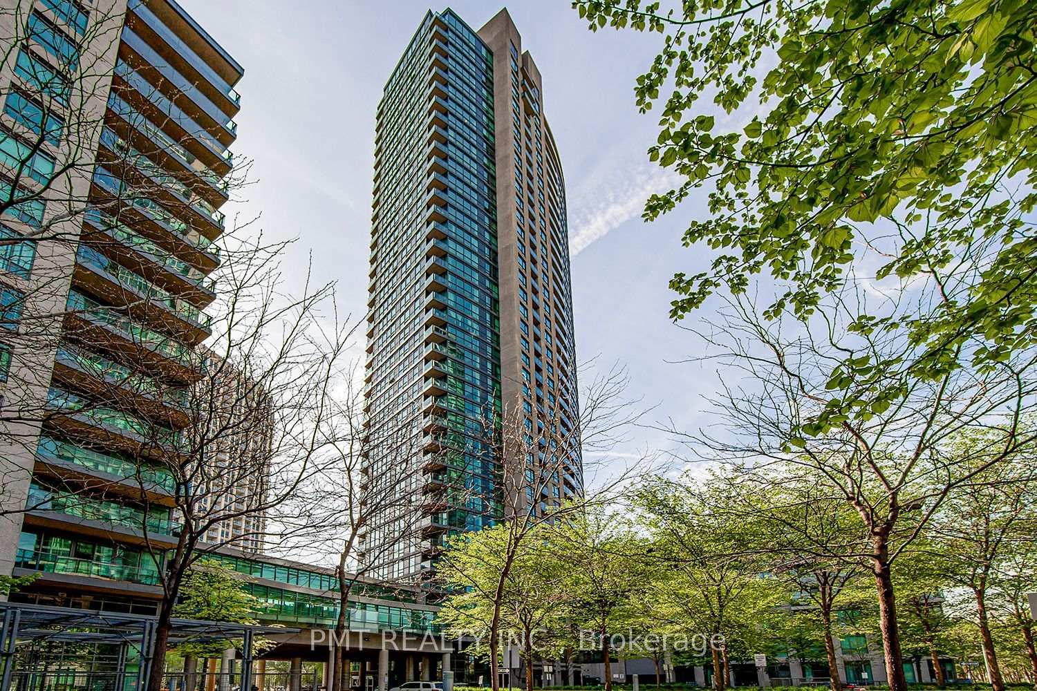 Condo for lease at 904-215 Fort York Boulevard, Toronto, Niagara, M5V 4A2 - MLS: C11987808