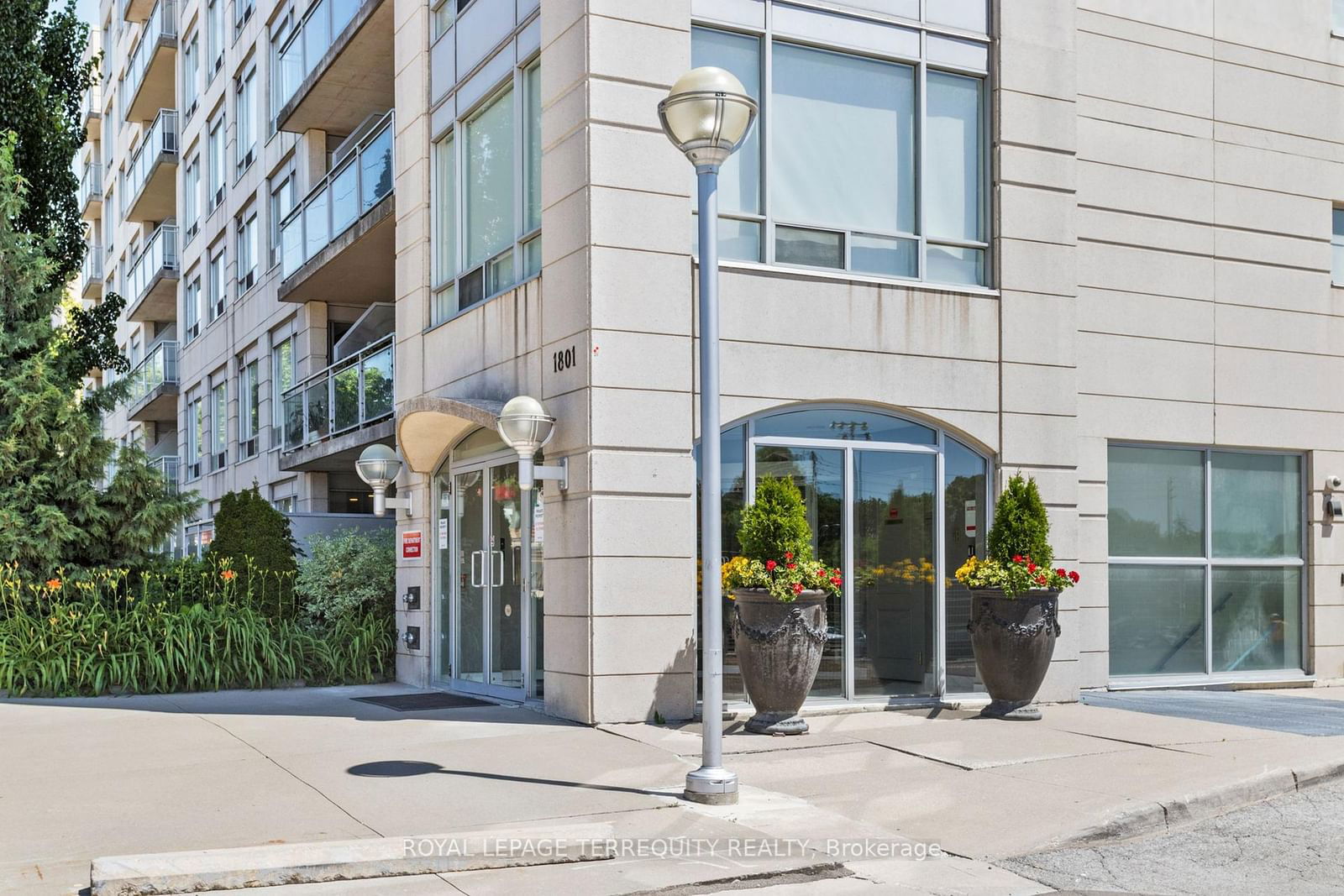 Condo for sale at 201-1801 Bayview Avenue, Toronto, Leaside, M4G 4K2 - MLS: C11987941