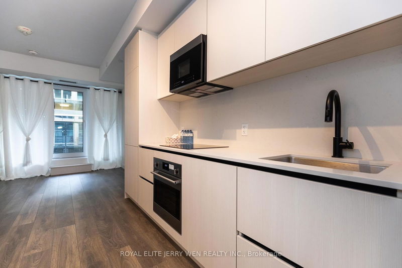 home for sale on 511-108 Peter Street