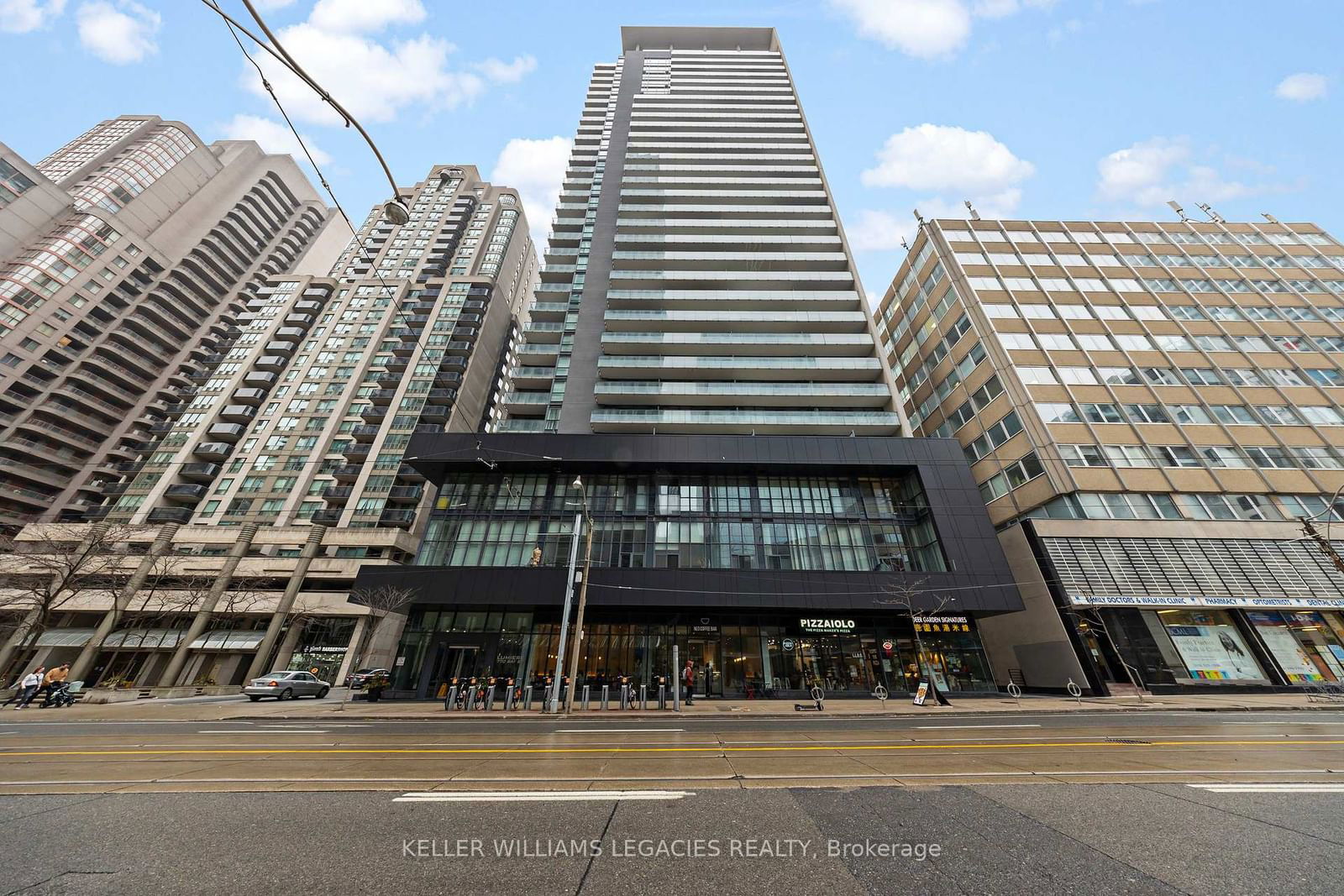 Condo for sale at 413-770 Bay Street, Toronto, Bay Street Corridor, M5G 0A6 - MLS: C11988626