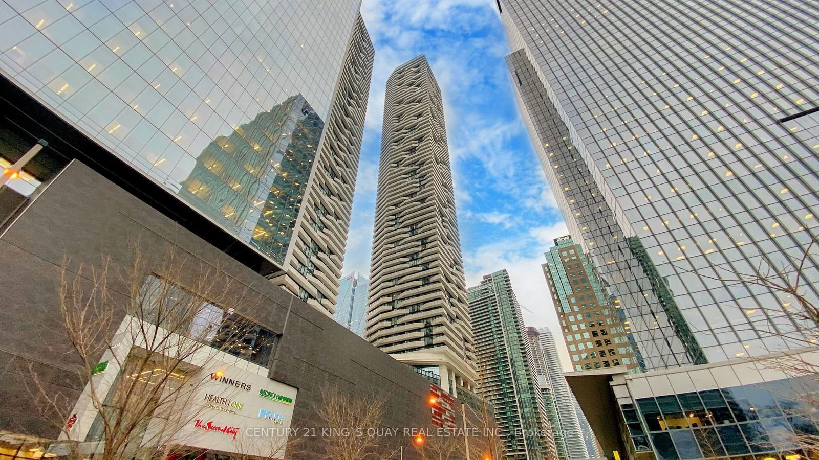 Condo for sale at 4204-88 Harbour Street, Toronto, Waterfront Communities C1, M5J 1B7 - MLS: C11988841