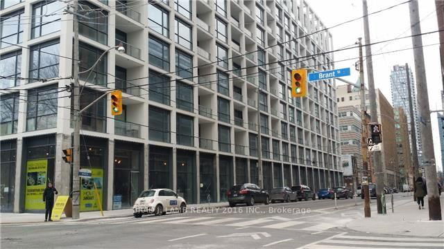 618 - 39 Brant Street