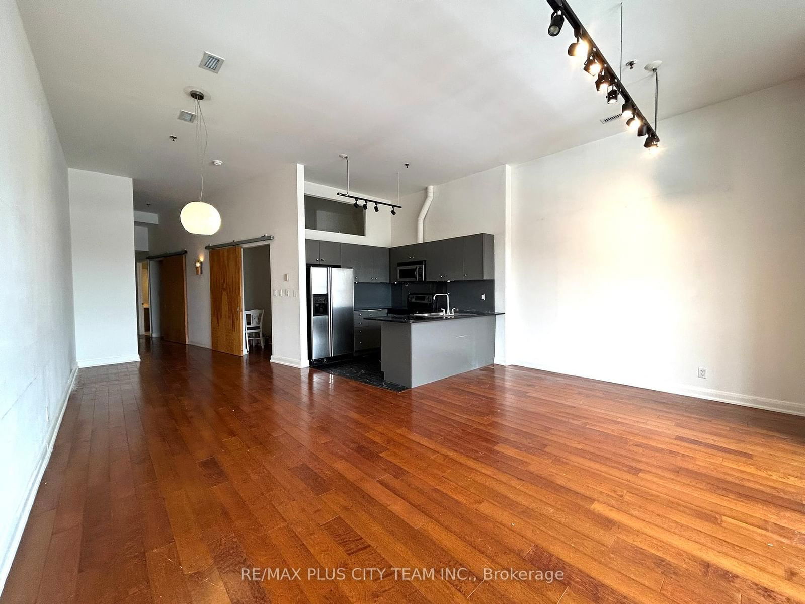 Condo for lease at 1401-700 King Street, Toronto, Niagara, M5V 2Y6 - MLS: C11989021