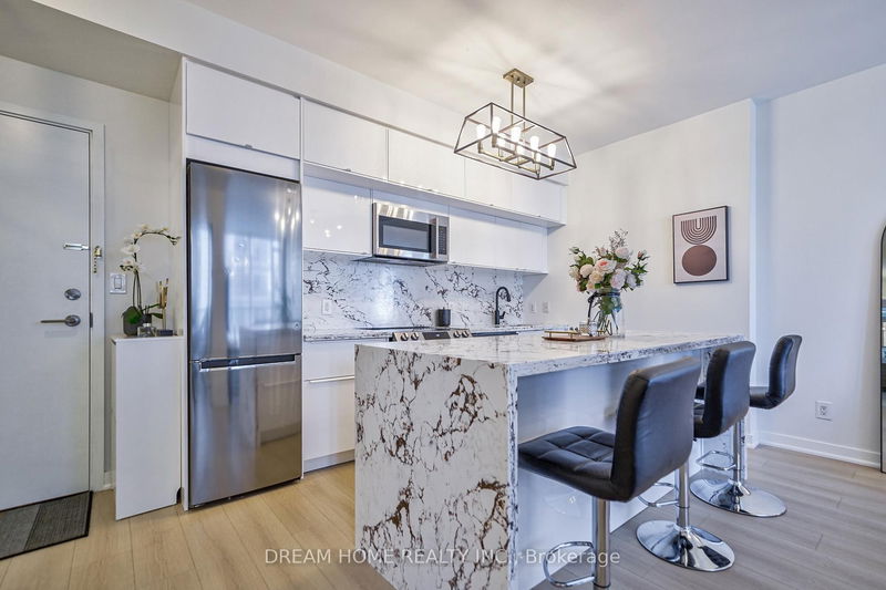 home for sale on 3610-295 Adelaide Street W
