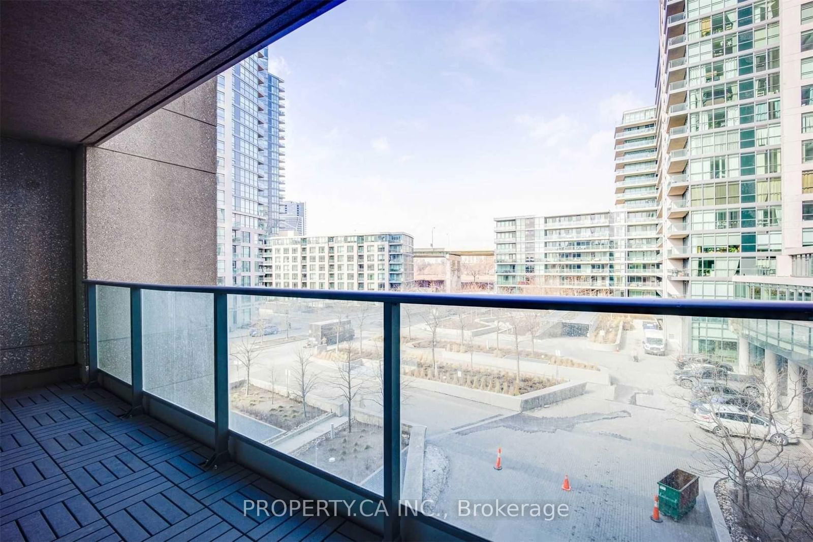 Condo for lease at 414-215 Fort York Boulevard, Toronto, Niagara, M5V 4A2 - MLS: C11989073