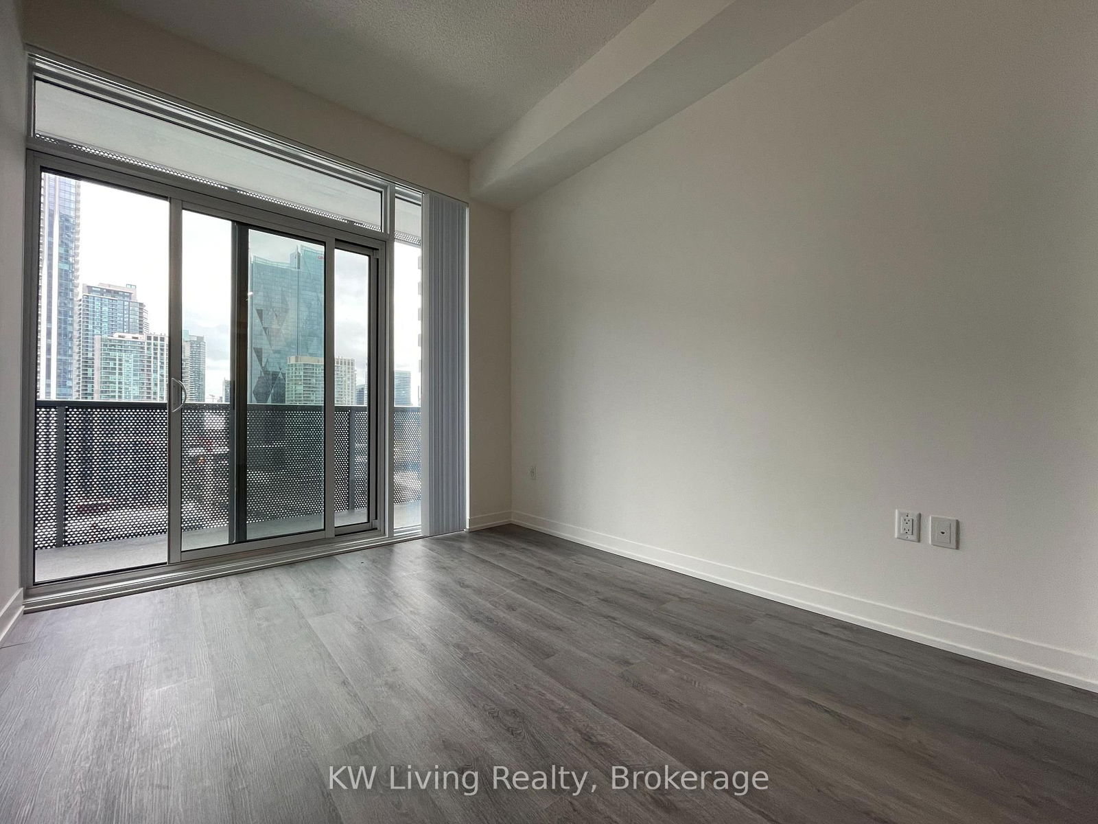 Condo for lease at 2212-138 Downes Street, Toronto, Waterfront Communities C8, M5E 0E4 - MLS: C11989300