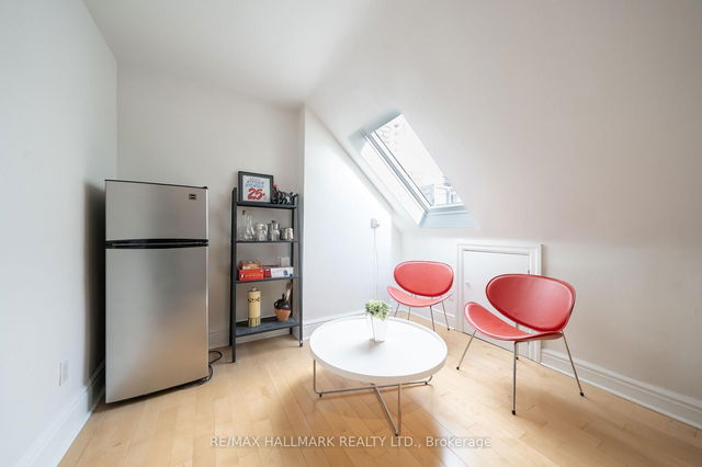 3/F - 524 Markham Street